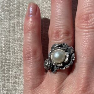 Elegant Silver Pearl Ring